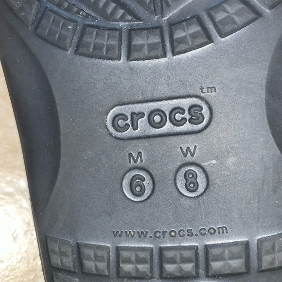 Iconic Comfort CROCS black sandals women’s size 8 men’s flip flops size 6 - Picture 7 of 13